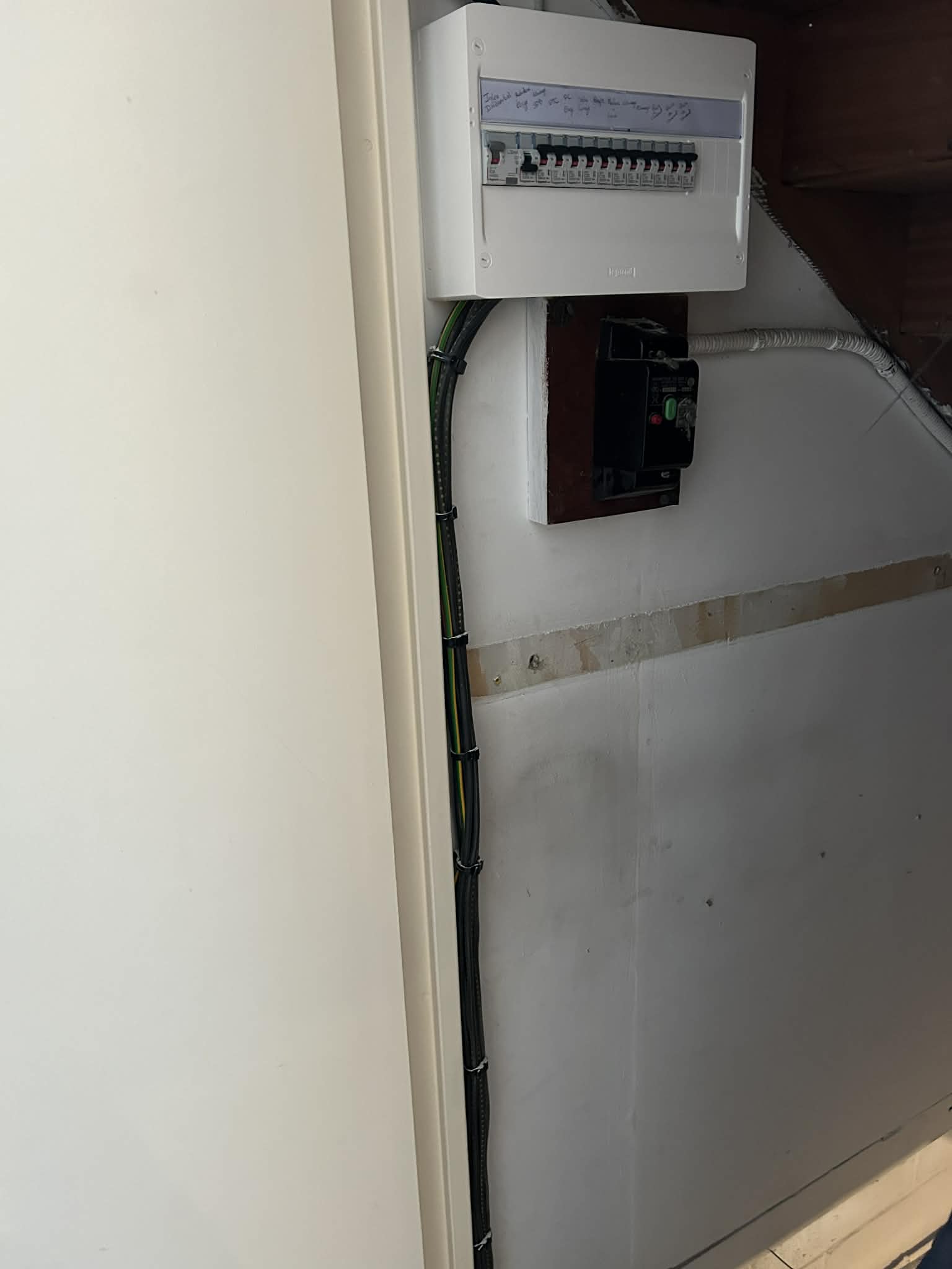 Coffret secondaire avec disjoncteur — Occi'Volt